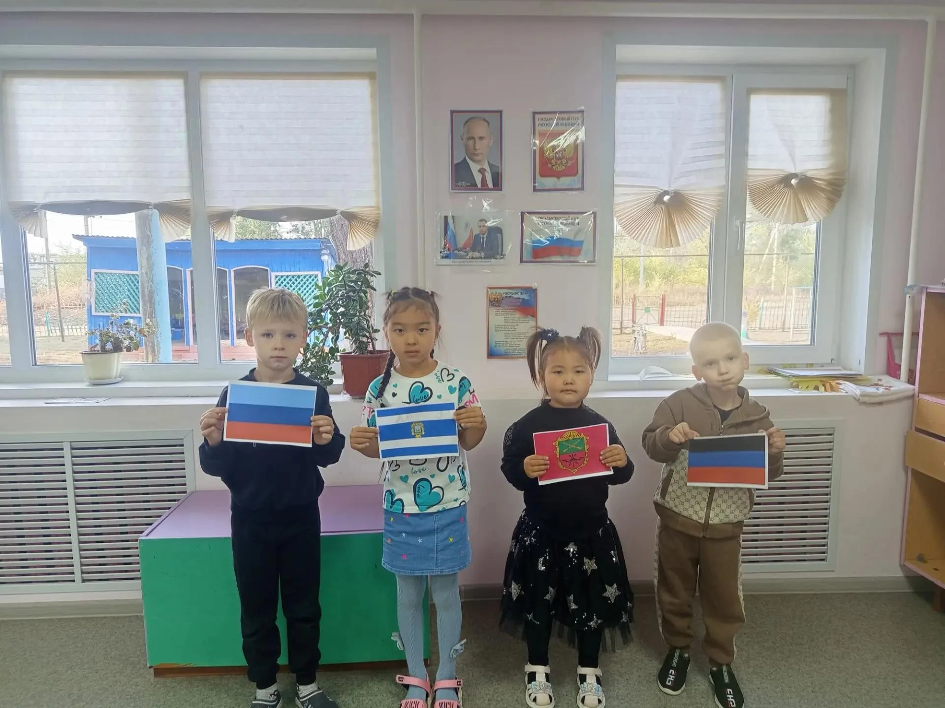 «Мы снова вместе!»: в нашем детском саду прошло занятие ко Дню воссоединения