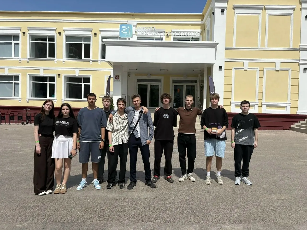 🏢Правительством Омской области совместно с ПАО «Сбербанк» реализуется проект «Школа 21. Омск».

🖥⌨