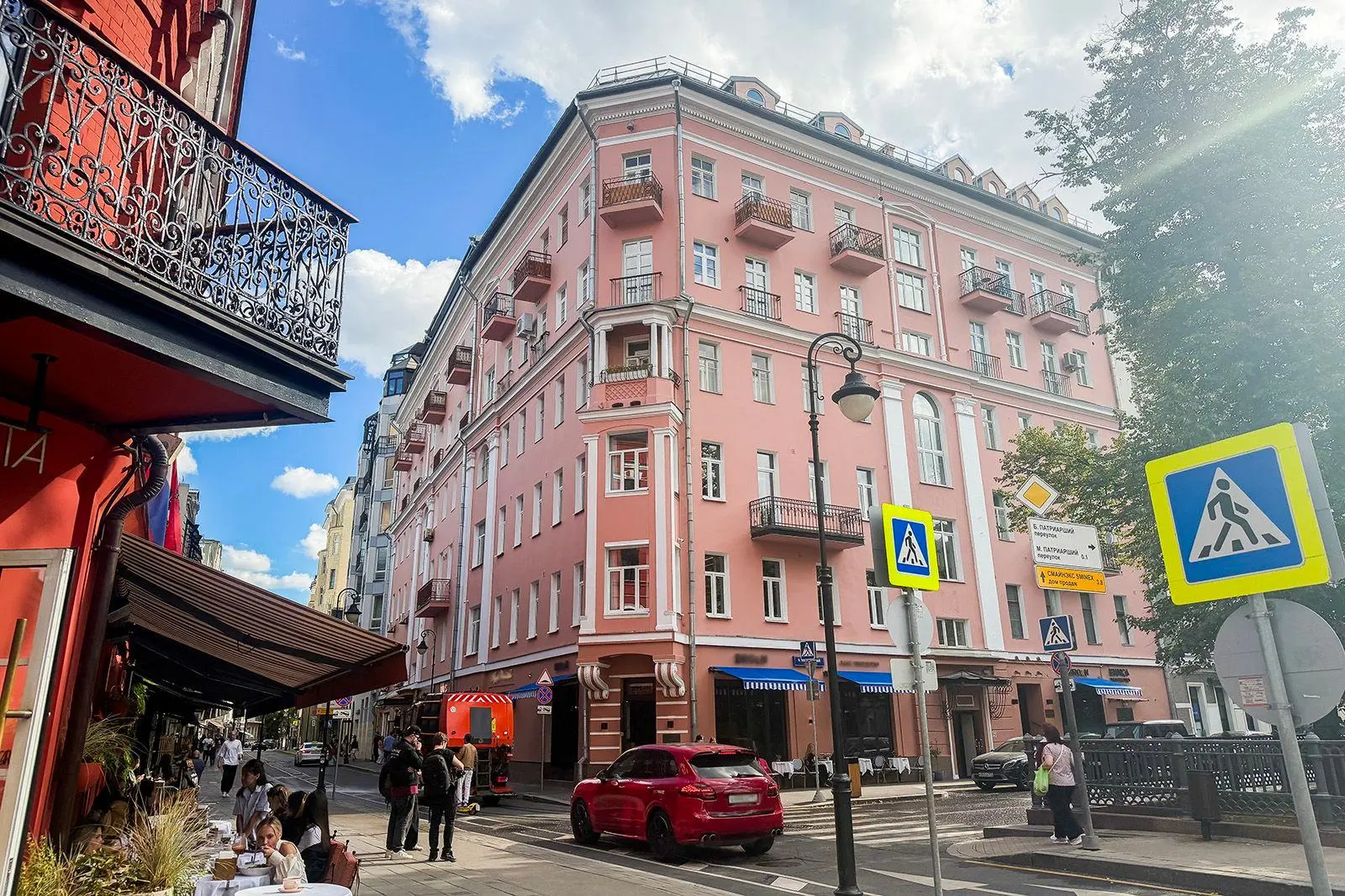 🏠 В центре Москвы обновляют три исторических доходных дома. В рамках капитального ремо...