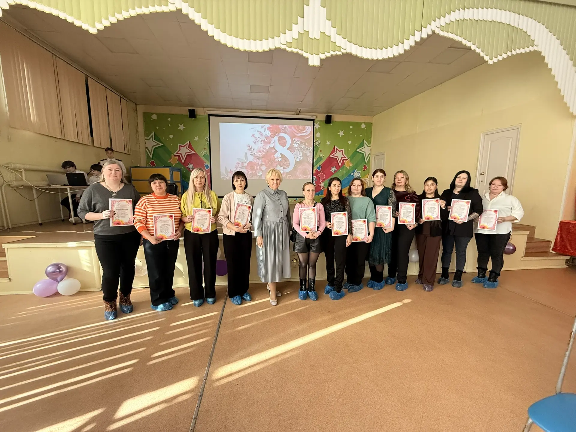 Как это было: наш праздничный день 8 Марта 💐  🌟Сегодня в стенах школы 72 было особенно тепло и уютно