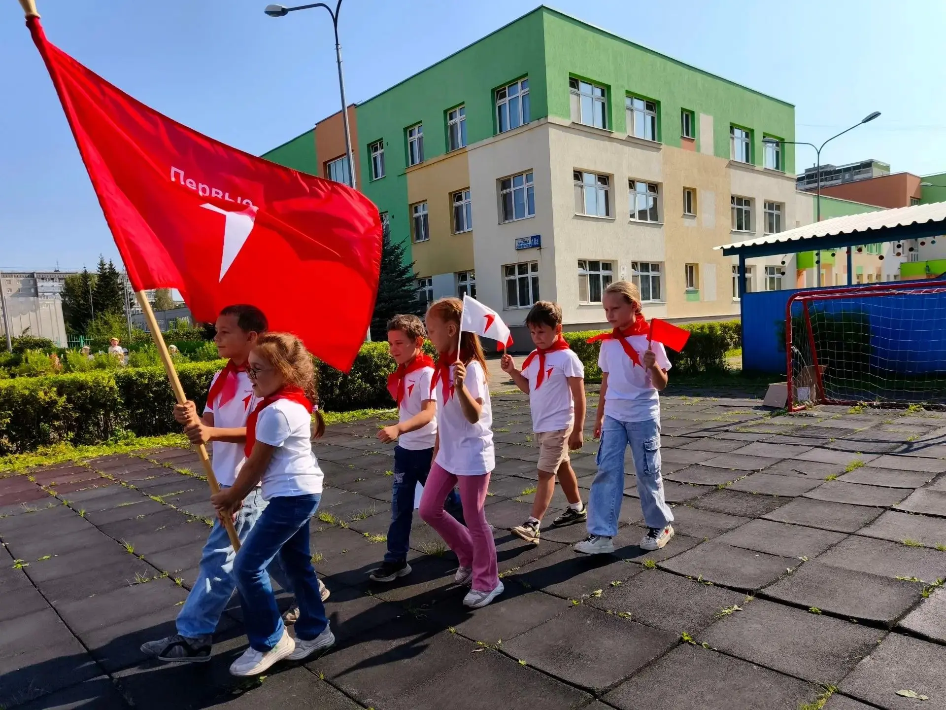 🚩Эстафета поколений: передаём традиции тем, кто продолжит!