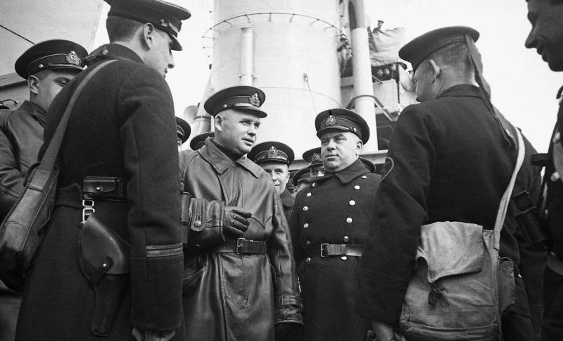 Командующий Черноморским флотом вице-адмирал Филипп Сергеевич Октябрьский (1899-1969) б...