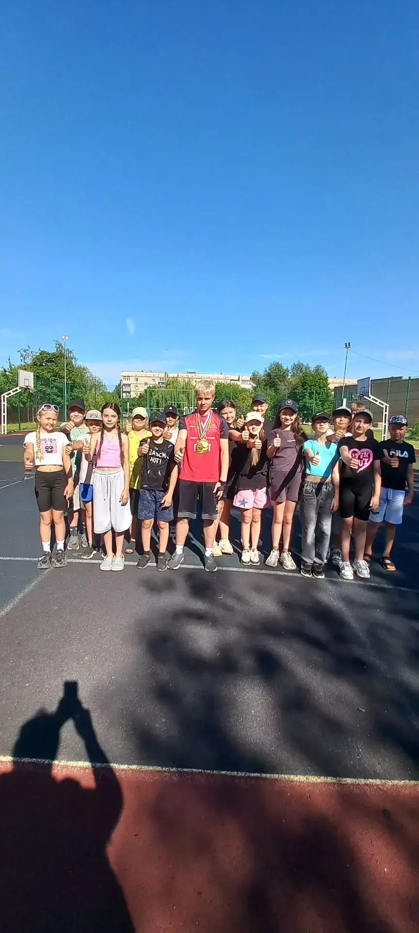 💪Зарядились энергией и мотивацией! 

🏃‍♂️‍➡️В преддверии Дня молодёжи в нашей школе прошёл спортив
