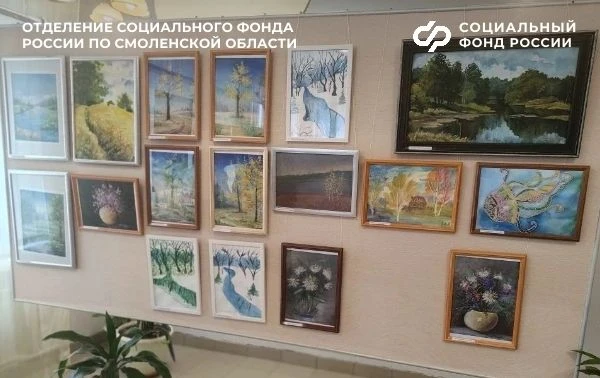 Активисты Центров общения провели благотворительную художественную выставку в поддержку участников 
