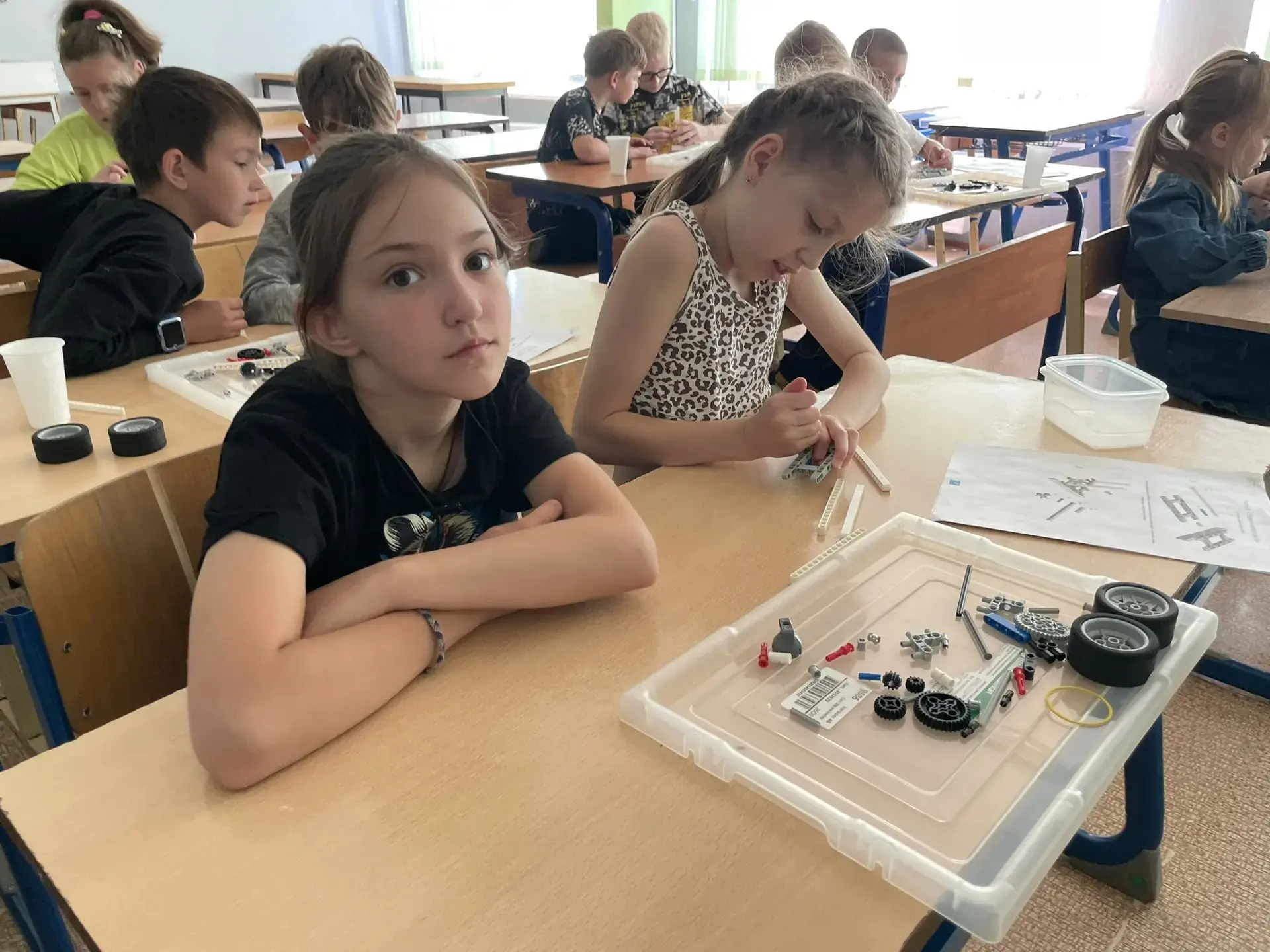 Будущее начинается сегодня: мастер-класс по робототехнике! 🤖

Для ребят, отдыхающих в нашем школьно