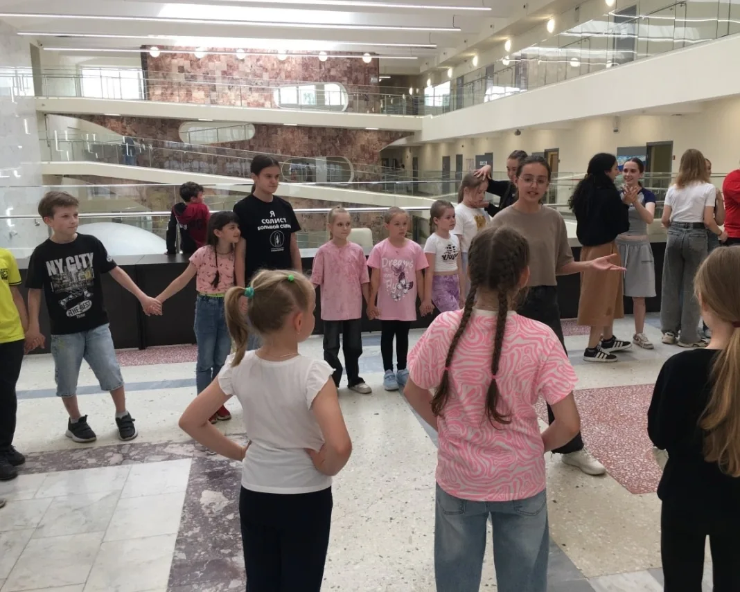 ⁉Кто такие волонтёры? Сегодня узнали все!

Сегодня в лагере царила особая атмосфера – общий тематиче
