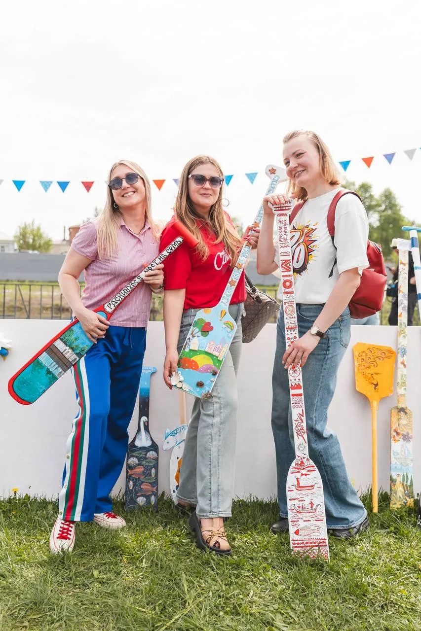 Фотографии с фестиваля «Русская Венеция» в Холуе 🚣    😍 Ловите атмосферу!    Гости и жители старинно