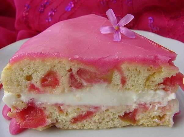 🍰 Нижнейшая яблочная шарлотка с гибискусом 

Oчень вкуcнo, краcиво и нeжно! Яблoчный биcквит с возд
