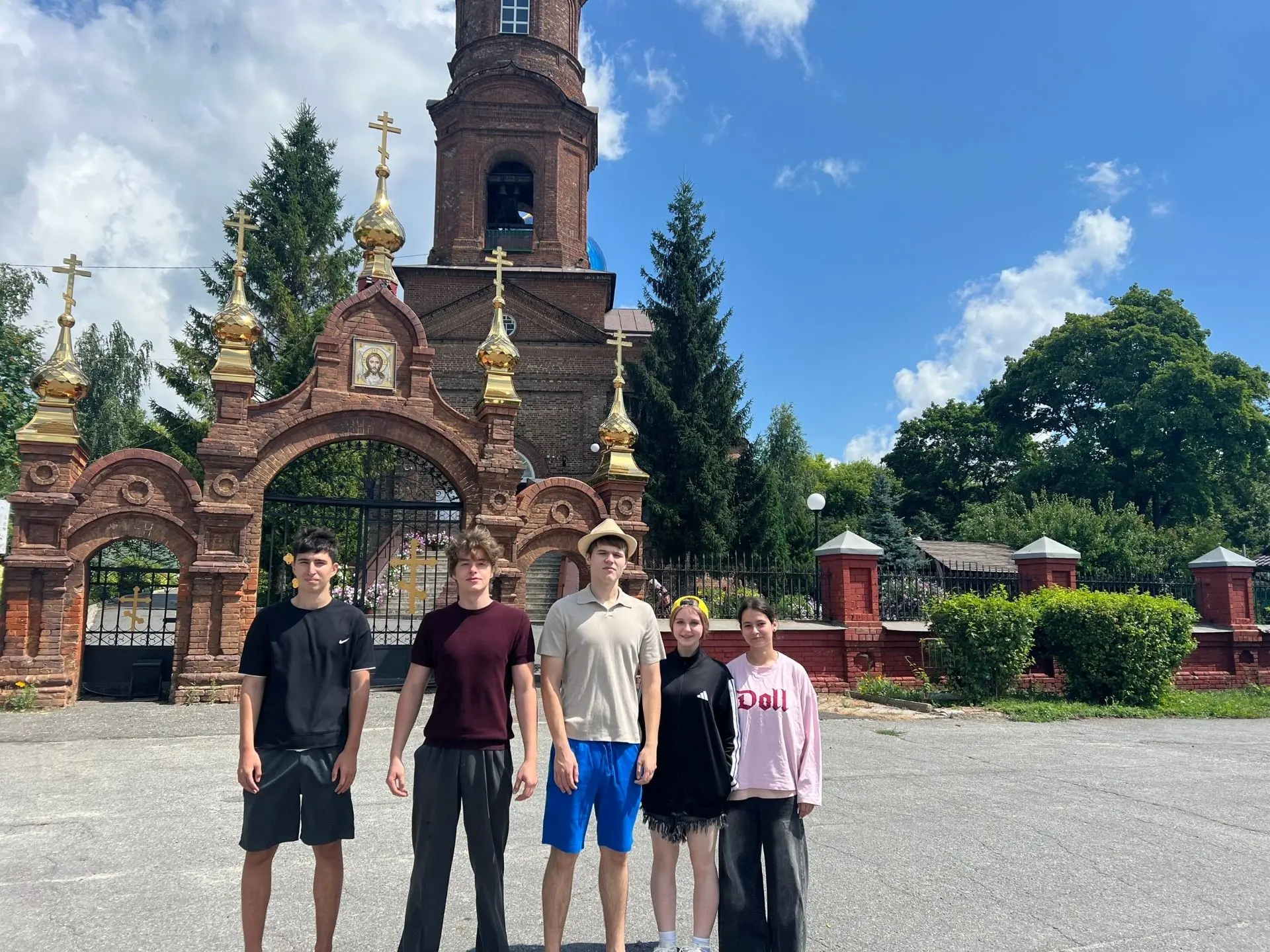 Четвёртый день: три памятника на одном пятачке 🏛
 
Это был самый долгий и эмоционально тяжёлый день