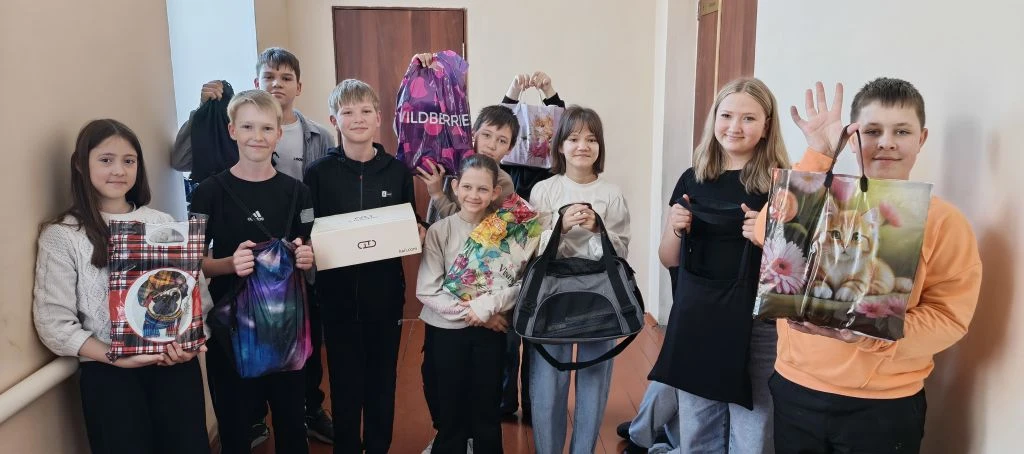 В 5в классе прошел день без рюкзаков😁🤣