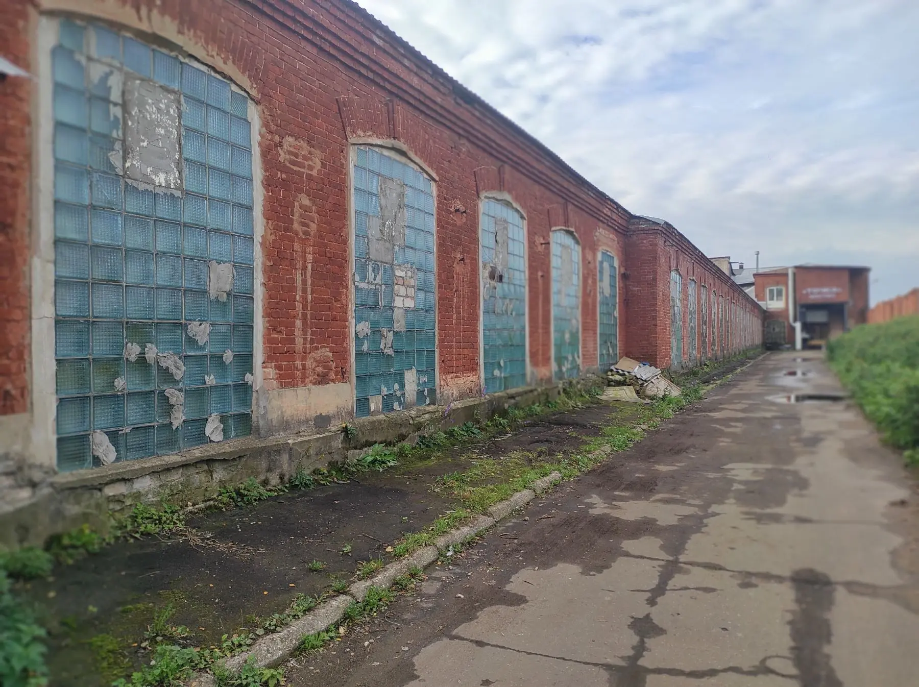 В соцсетях показали остатки забытой тверской мануфактуры. Точнее того, что от нее осталось