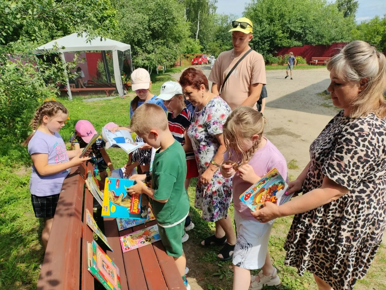 #Лето_Библиотека2026_Июль
#Каникулы_с_библиотекой
🌼 🌼 🌼   Лето - замечательная пора, это смех, ул
