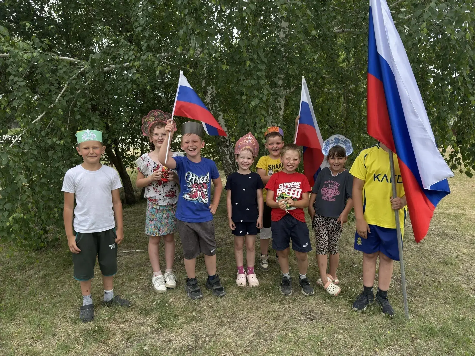 «Дружат дети всей страны!»

🇷🇺 В пришкольном лагере «Теремок» День России отметили ярко и колоритн