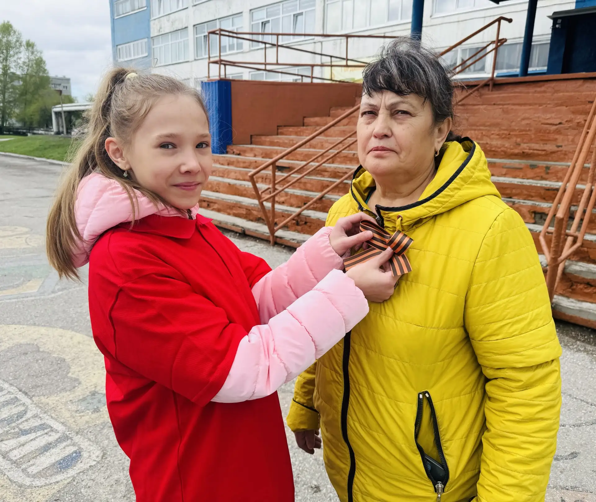 🎖️Всероссийская акция «ГЕОРГИЕВСКАЯ ЛЕНТА» 🎗️ 7️⃣ мая наш школьный двор наполнился особой атмосферой