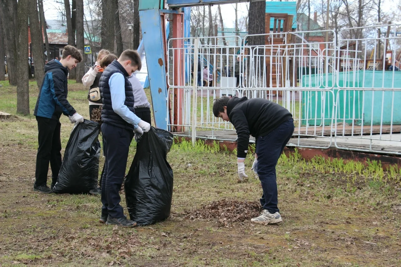 🌸 Весна идет! Весне дорогу!  Жители Сарапула вновь вышли на весенние субботники, а вместе с ними - и