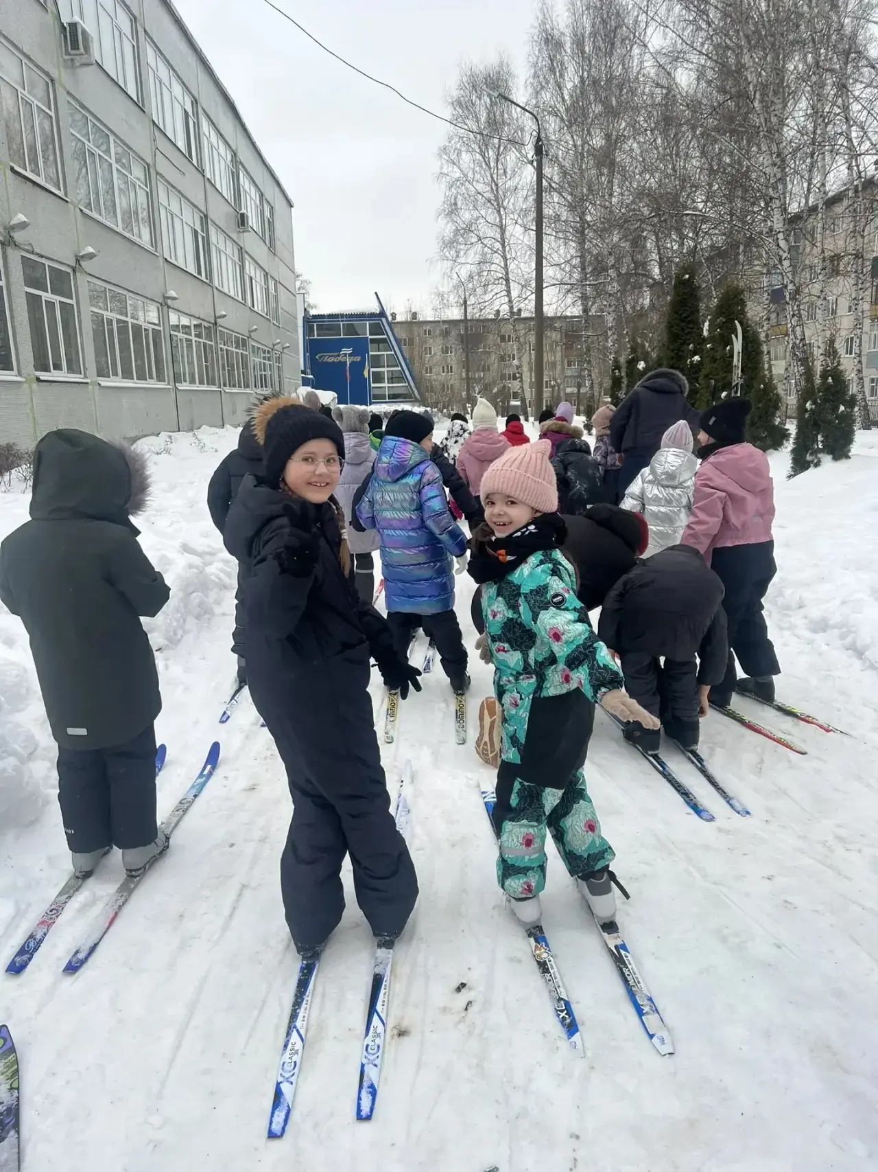🎿 Лыжня зовёт! Как наши гимназисты покоряли зимние трассы ❄️  Свежий морозный воздух, солнце, пробив