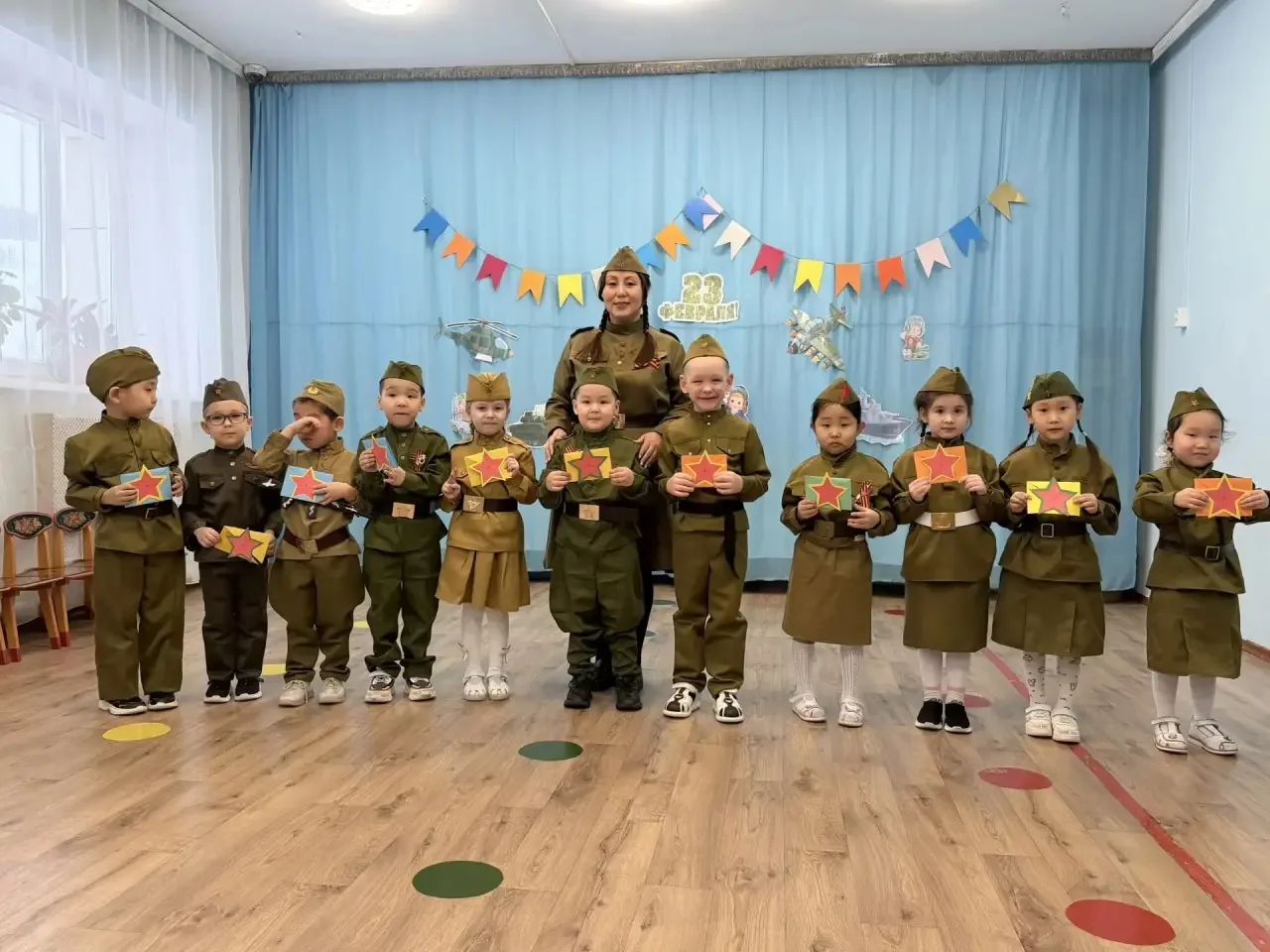 Вчера в старшей группе прошло развлечение посвящённое Дню Защитника Отечества! «Наша армия сильна». 