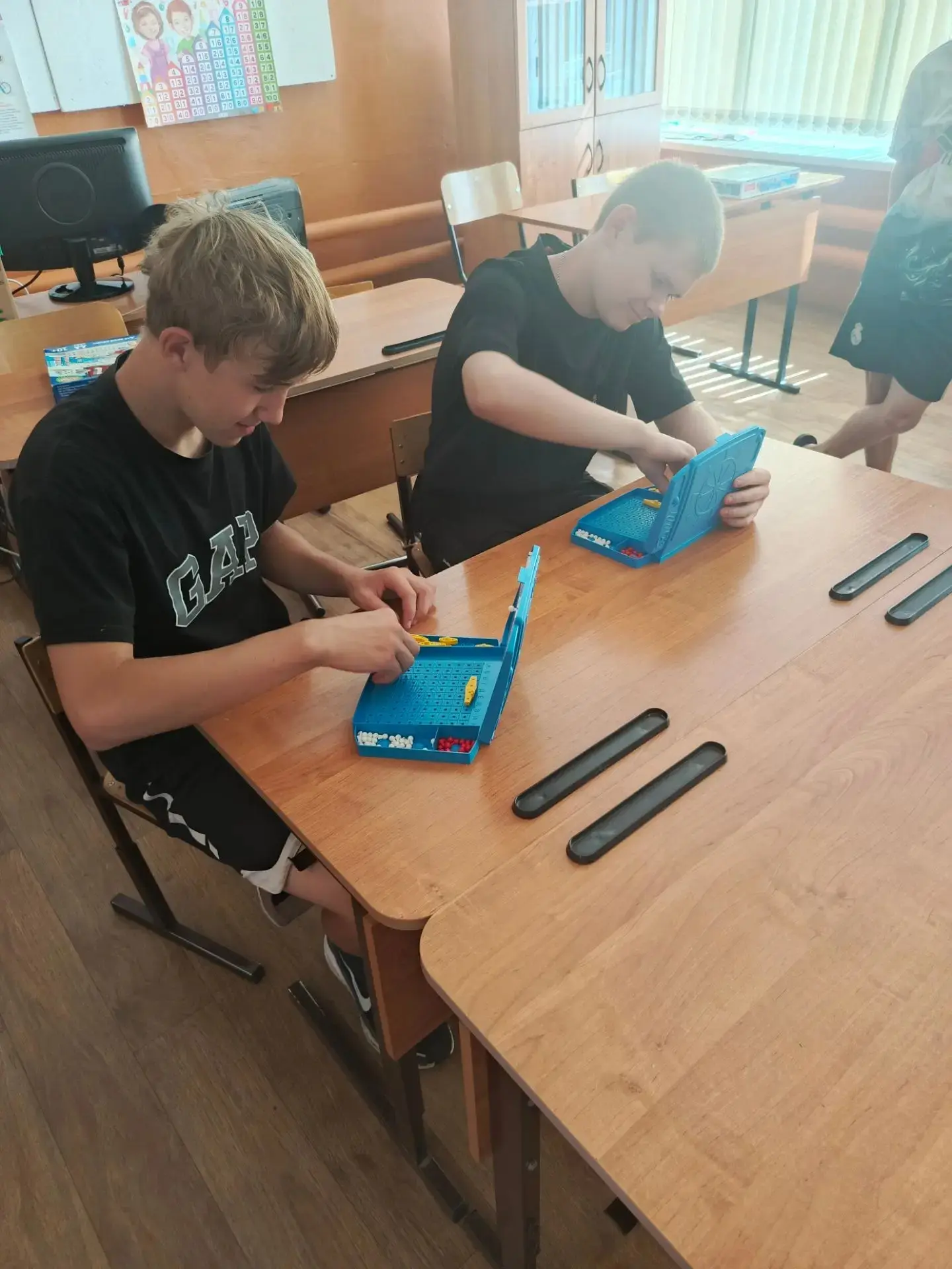 🎲 ДЕНЬ НАСТОЛЬНЫХ ИГР НА НАШЕЙ ПЛОЩАДКЕ! 🧩

Сегодня наша оздоровительная площадка превратилась в н