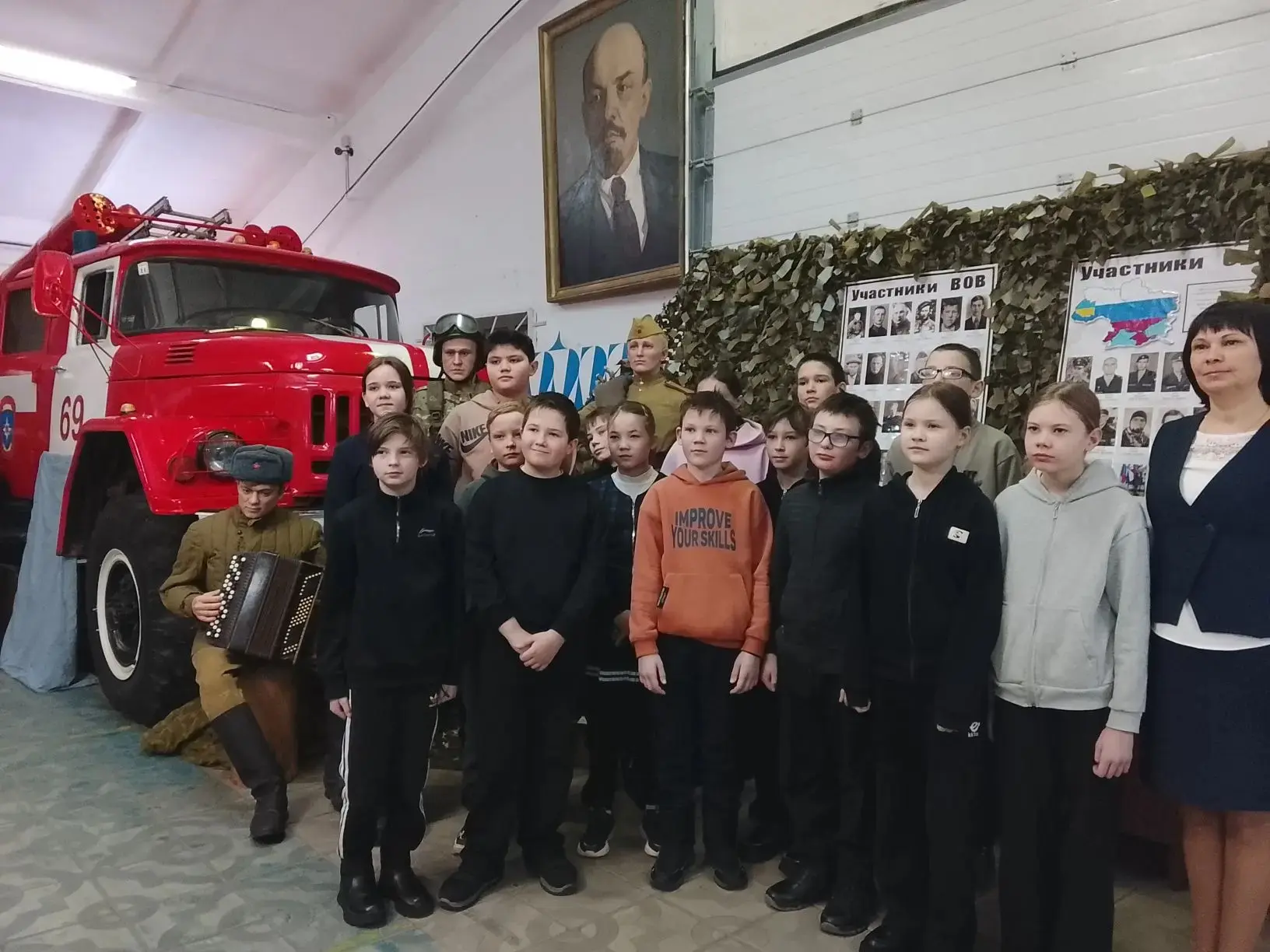 📢 В рамках месячника военно-патриотического воспитания обучащиеся 5 и 6 класса 12 февр...
