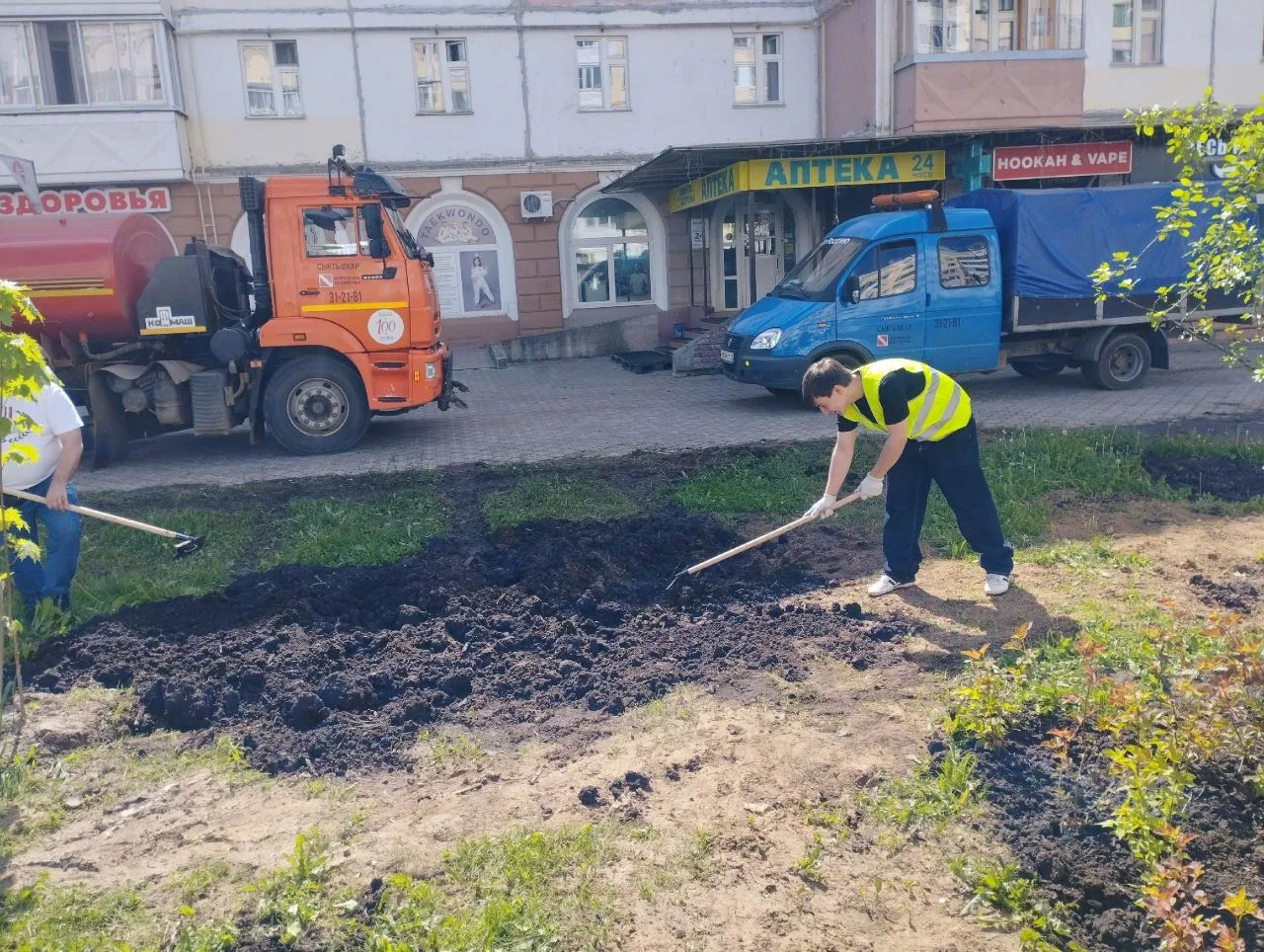 Делаем город краше вместе! 

🧍‍♂️🧍‍♂️Волонтёры Дворца под руководством педагога Е.Е.Пунегова приня