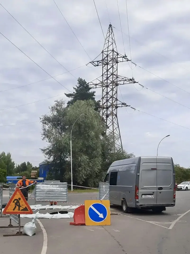 ❓На Проспекте Мира в районе КПП № 5 на повороте в сторону КПП № 11 произошел провал асф...