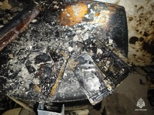 🔥В Перми из-за неисправного аккумулятора загорелся телефон

В одной из квартир жилого дома произошл