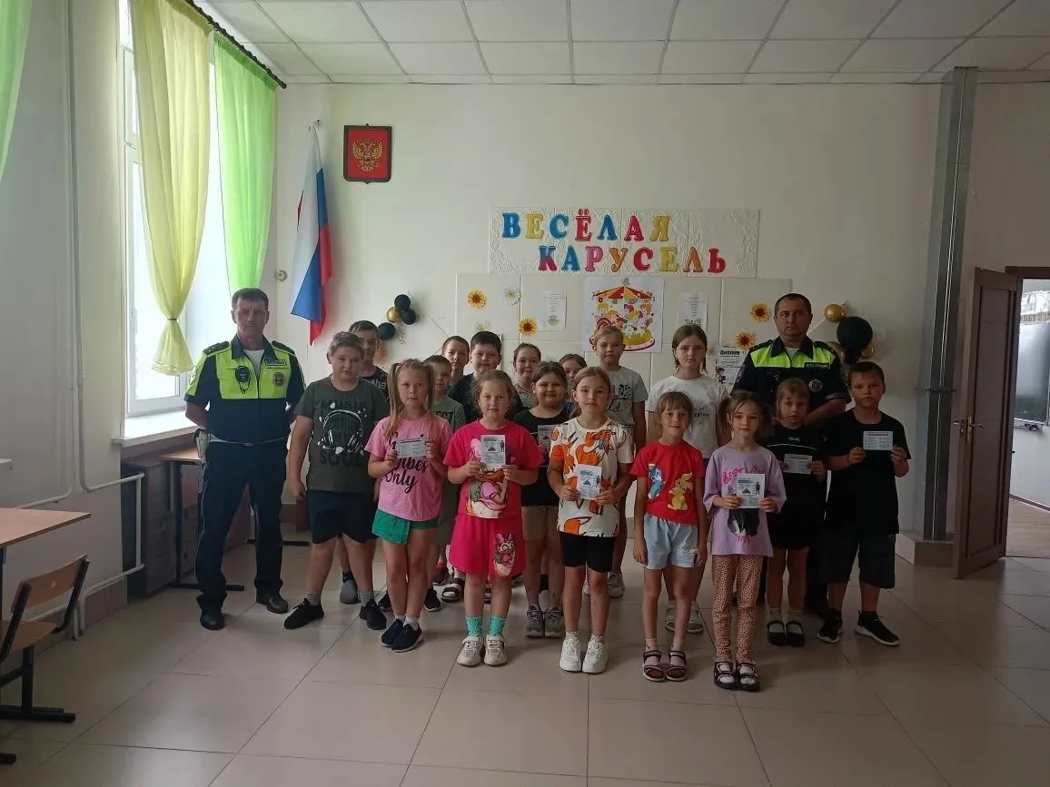 Сегодня наш день —  был полон сюрпризов и новых знаний!
Сначала мы дружно зарядились бодростью на ут