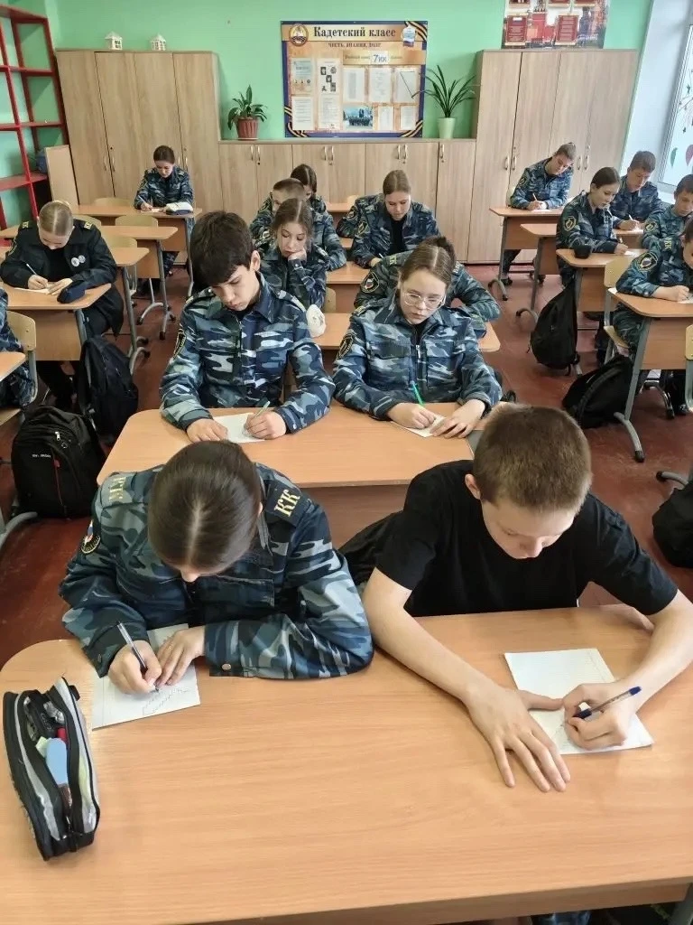 ПРОФОРИЕНТАЦИОННАЯ АКЦИЯ  "ВЫБОР ПРОФЕССИИ"👨‍🍳👩‍🌾👩‍🔧👨‍🔬👩‍🏭  Акция "Выбор профессии" продолжает работ