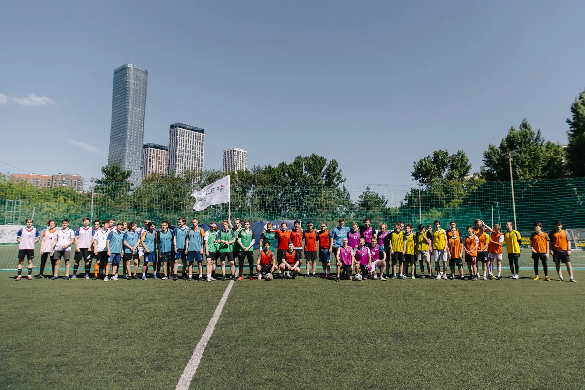 На стадионе «Метеор» состоялся 16-й футбольный турнир РЭШ ⚽