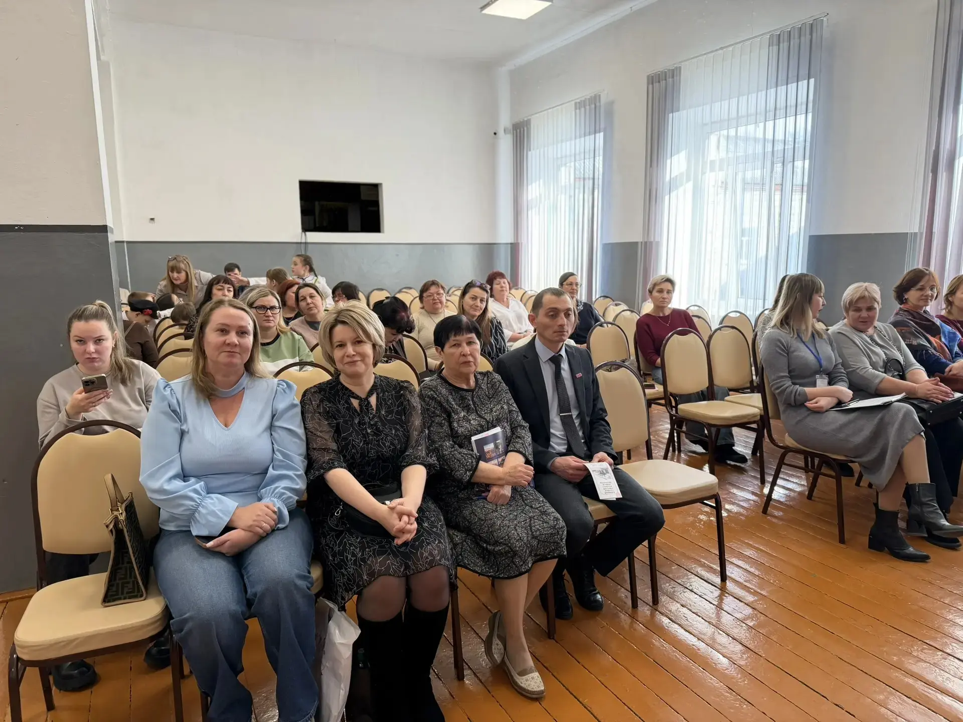 19.02.2026 наша школа принимала гостей - учителей русского языка и литературы Искитимск...