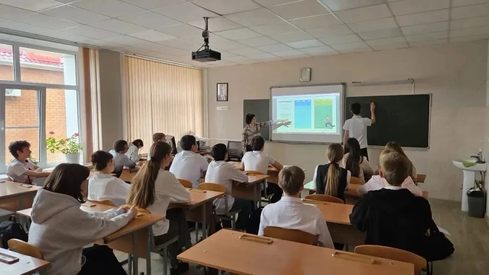 🕯️ На этой неделе в нашей гимназии прошли мероприятия, посвящённые Дню единых действий в память о ге