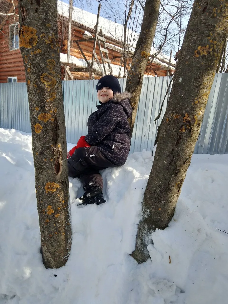 Наконец-то весна вступила в свои права! Совсем скоро снежный покров растает, надо успеть наиграться 