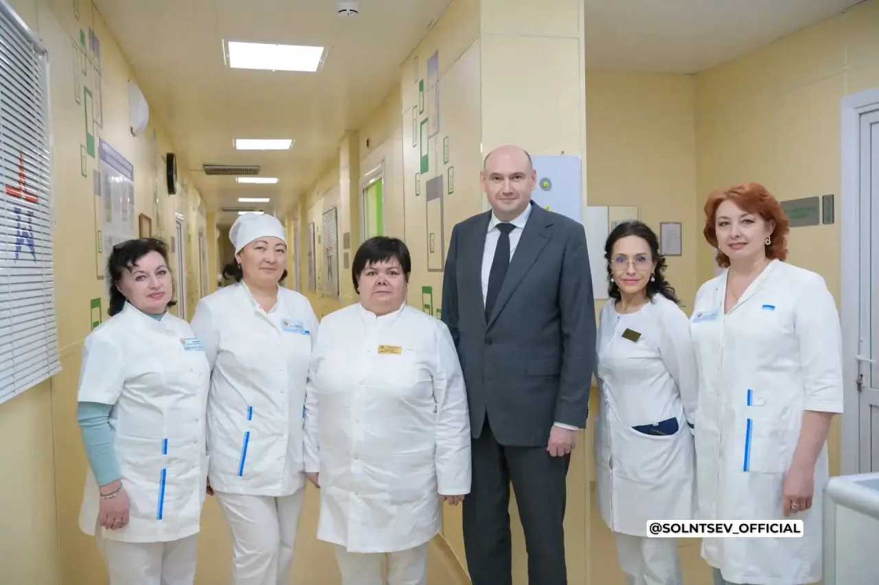 Сегодня День медицинского работника, и я хочу ещё раз поздравить докторов, а также вете...