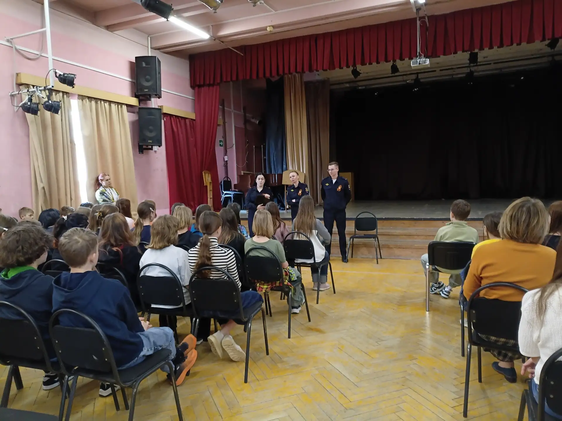 ВАЖНЫЕ ВСТРЕЧИ   На этой неделе в корпусе УК4 (Стремянной переулок) прошла важная встреча. Перед уче