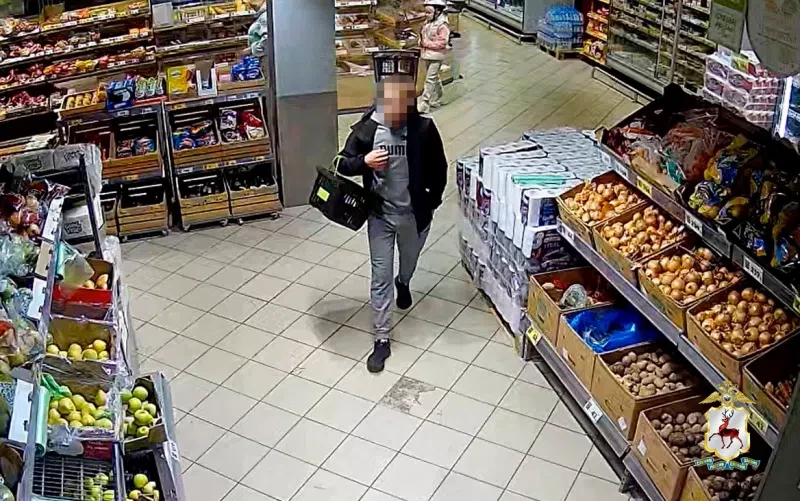 В Сарове ранее судимый местный житель подозревается в серии краж кофе и сладостей из магазинов самоо