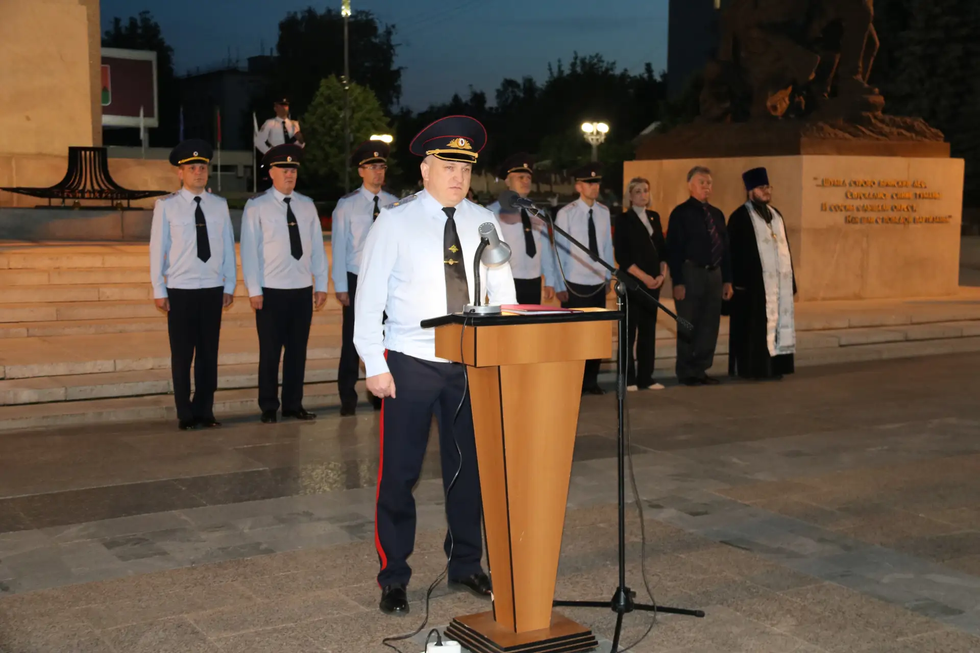 🕯️ В Брянске полицейские провели акцию «Свеча памяти», приуроченную ко Дню памяти и скорби

В предд