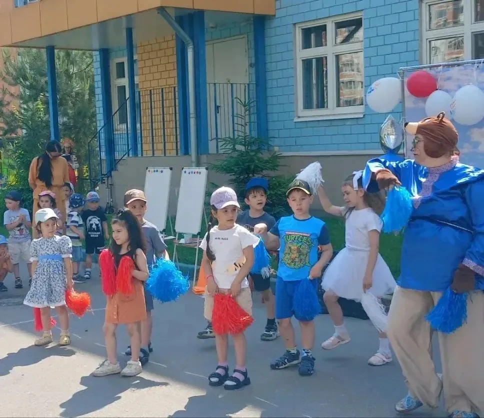 В 1 корпусе «Колобок» ярко и весело отметили День России🇷🇺

В преддверии главного государственного