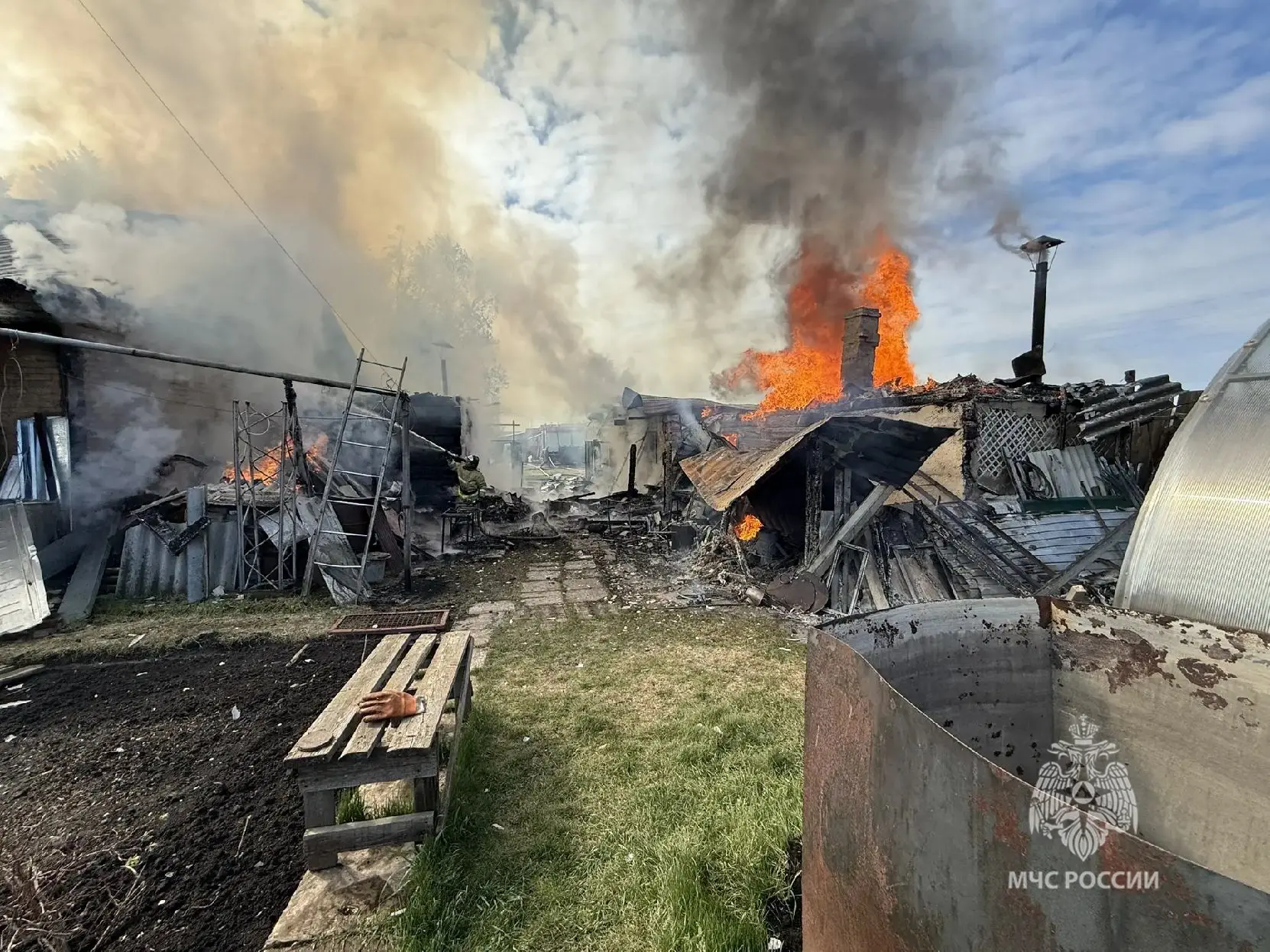 Оперативные итоги суток  🚒 За сутки ликвидировано 14 пожаров, пострадавших нет, спасен 1 человек.   