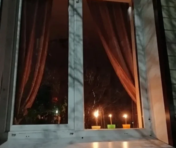 В аале Трошкин прошла акция "Свеча в окне".