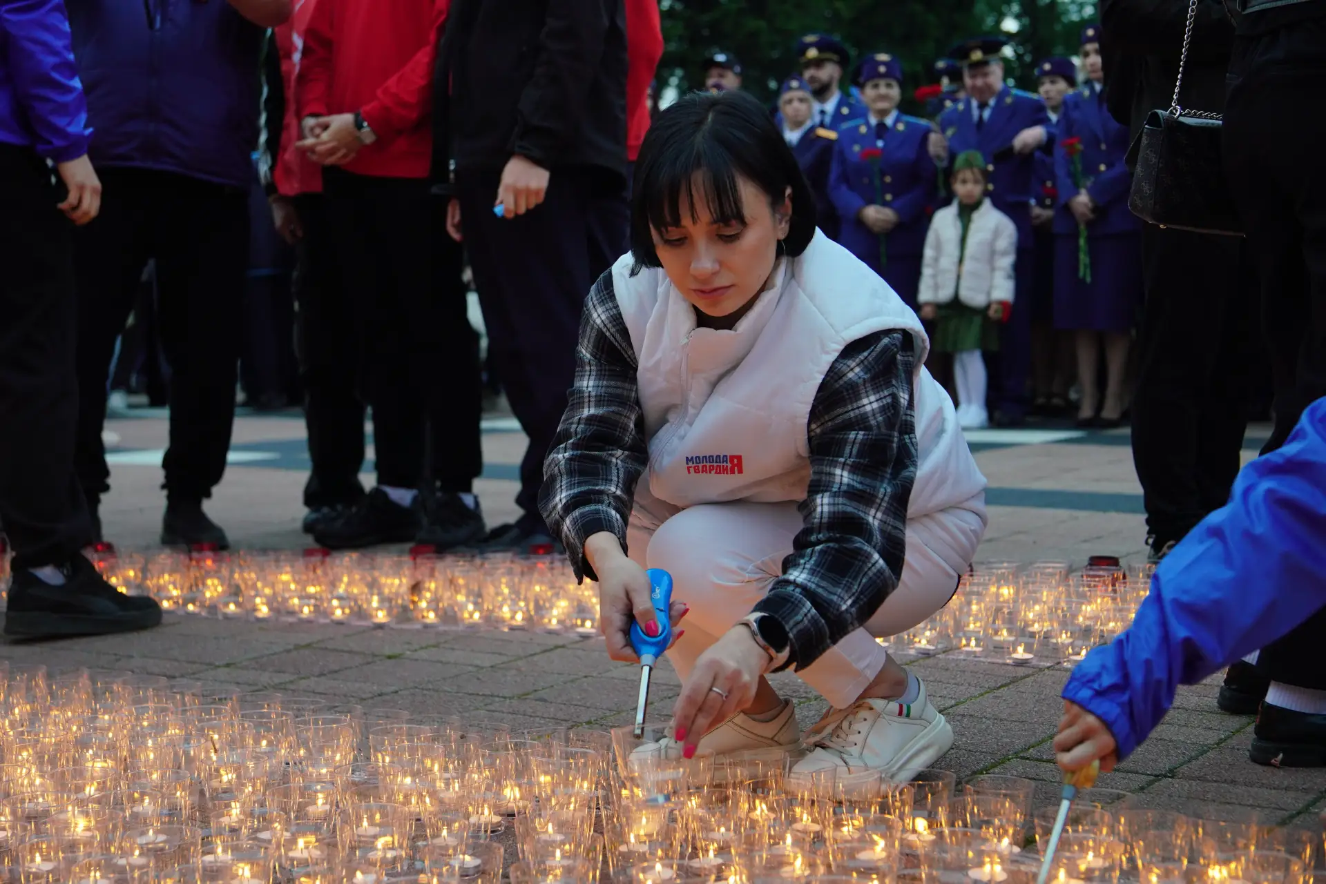 🕯 Помним. Гордимся. Не допустим.

В преддверии Дня памяти и скорби, в Иркутске на площади у мемориа