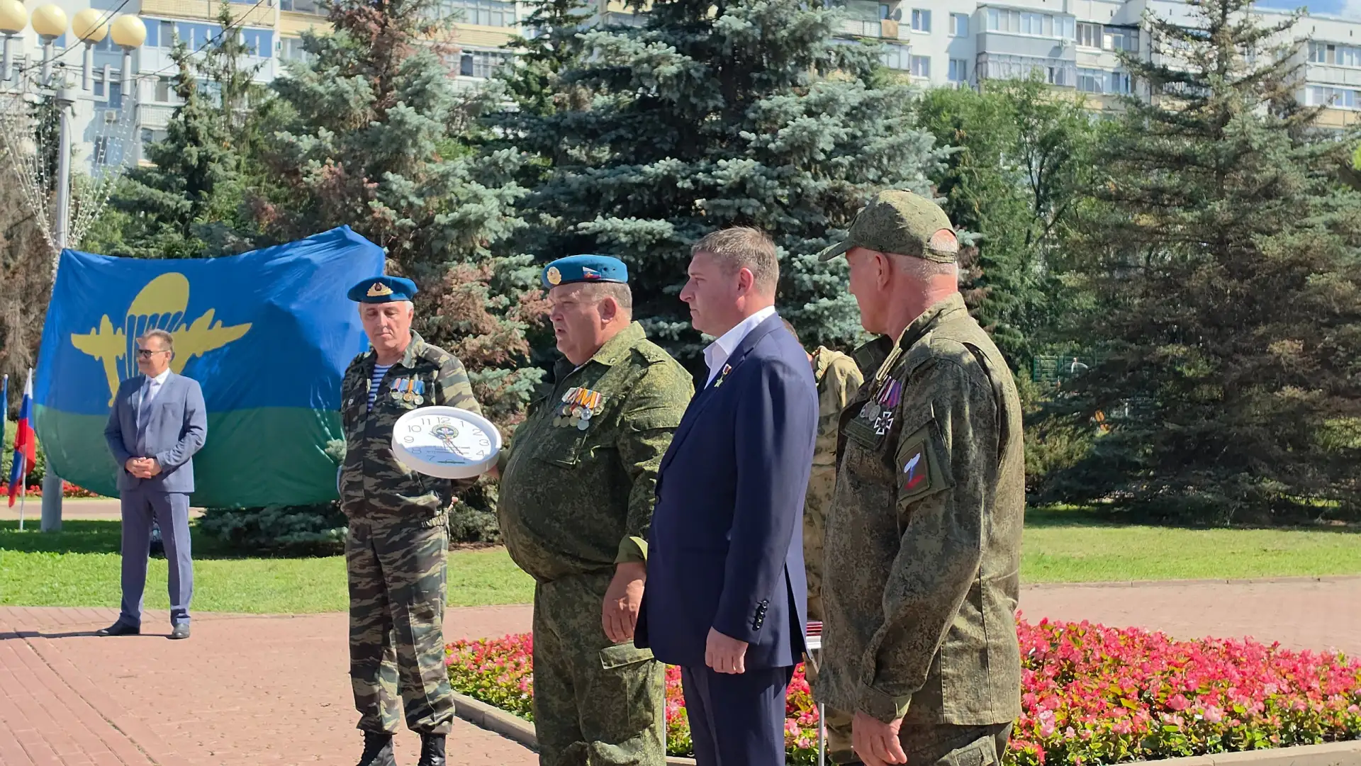 Принял участие в торжественных мероприятиях по случаю Дня Воздушно-десантных войск