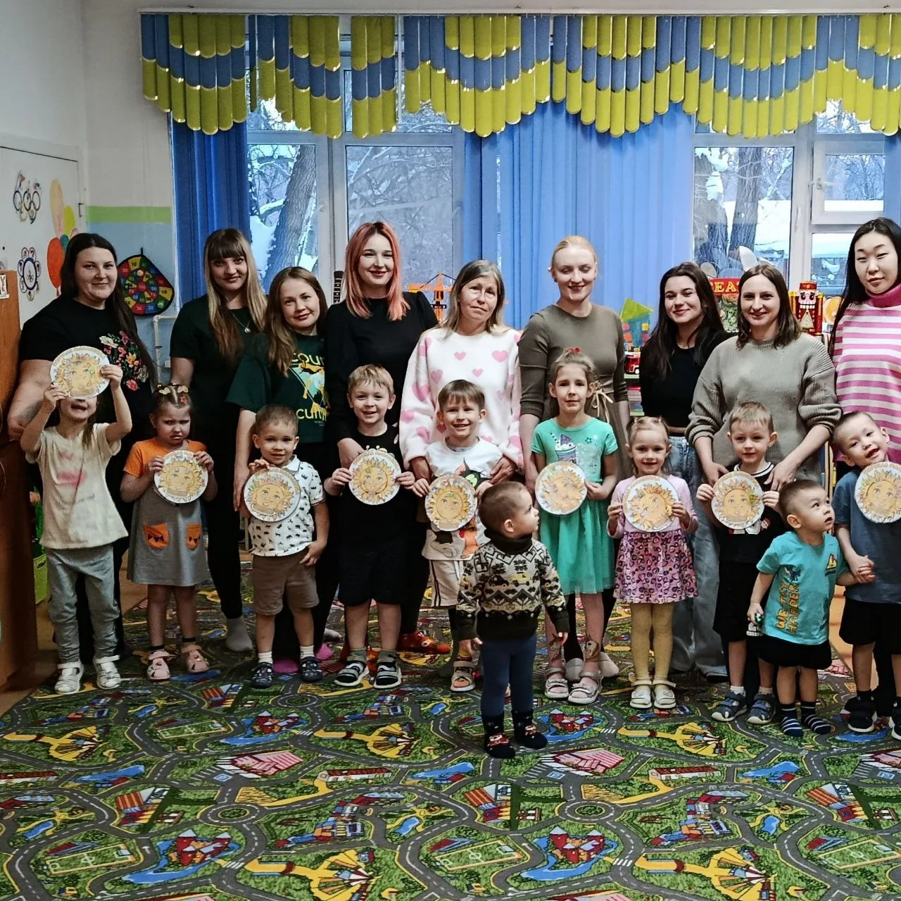 В группе №3 царила атмосфера настоящего праздника и единения! 🥳
Мы провели совместный мастер-класс 