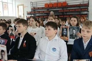 Неделя памяти! В актовом зале состоялось проникновенное литературно-музыкальное мероприятие. Со сцен