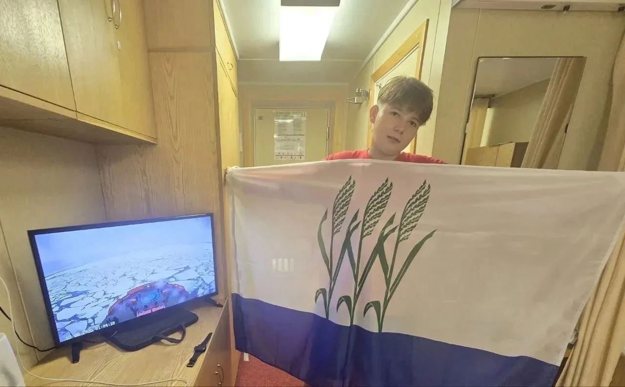 Камышинский школьник дошел на атомном ледоколе от Мурманска до Северного полюса.