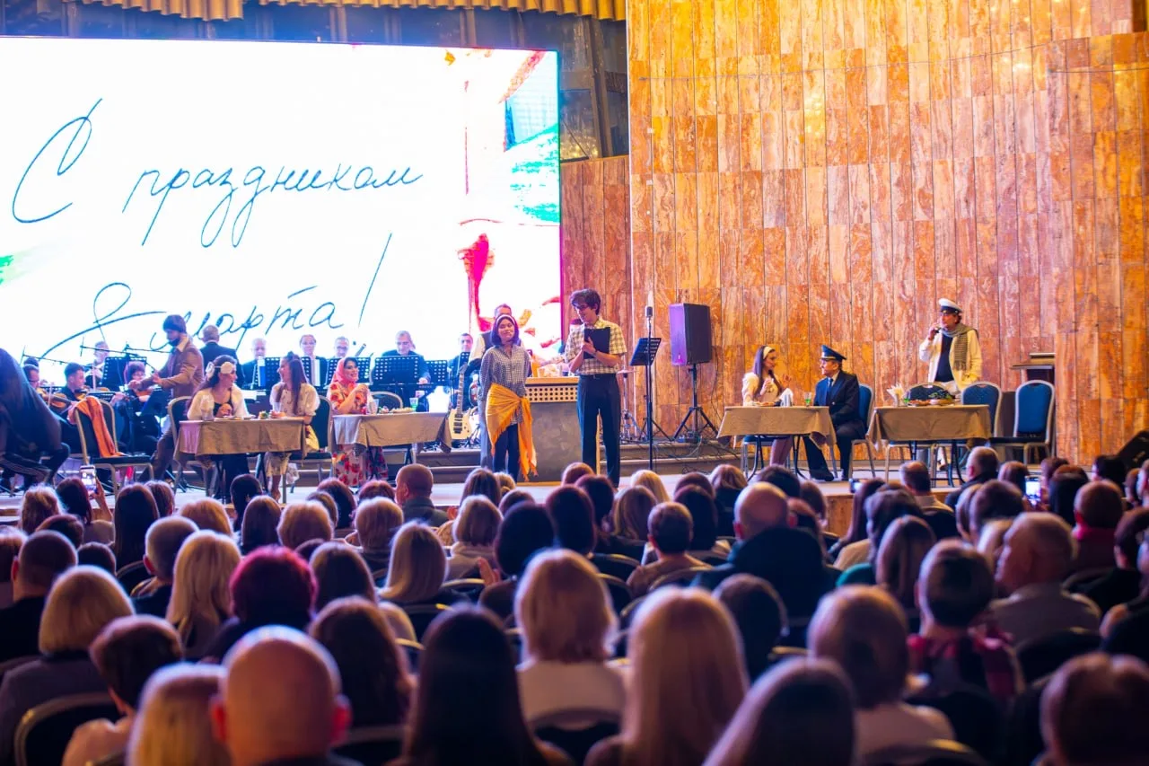 🎶 В честь Международного женского дня в концерт-холле «Хрустальный» состоялся незабываемый концерт К