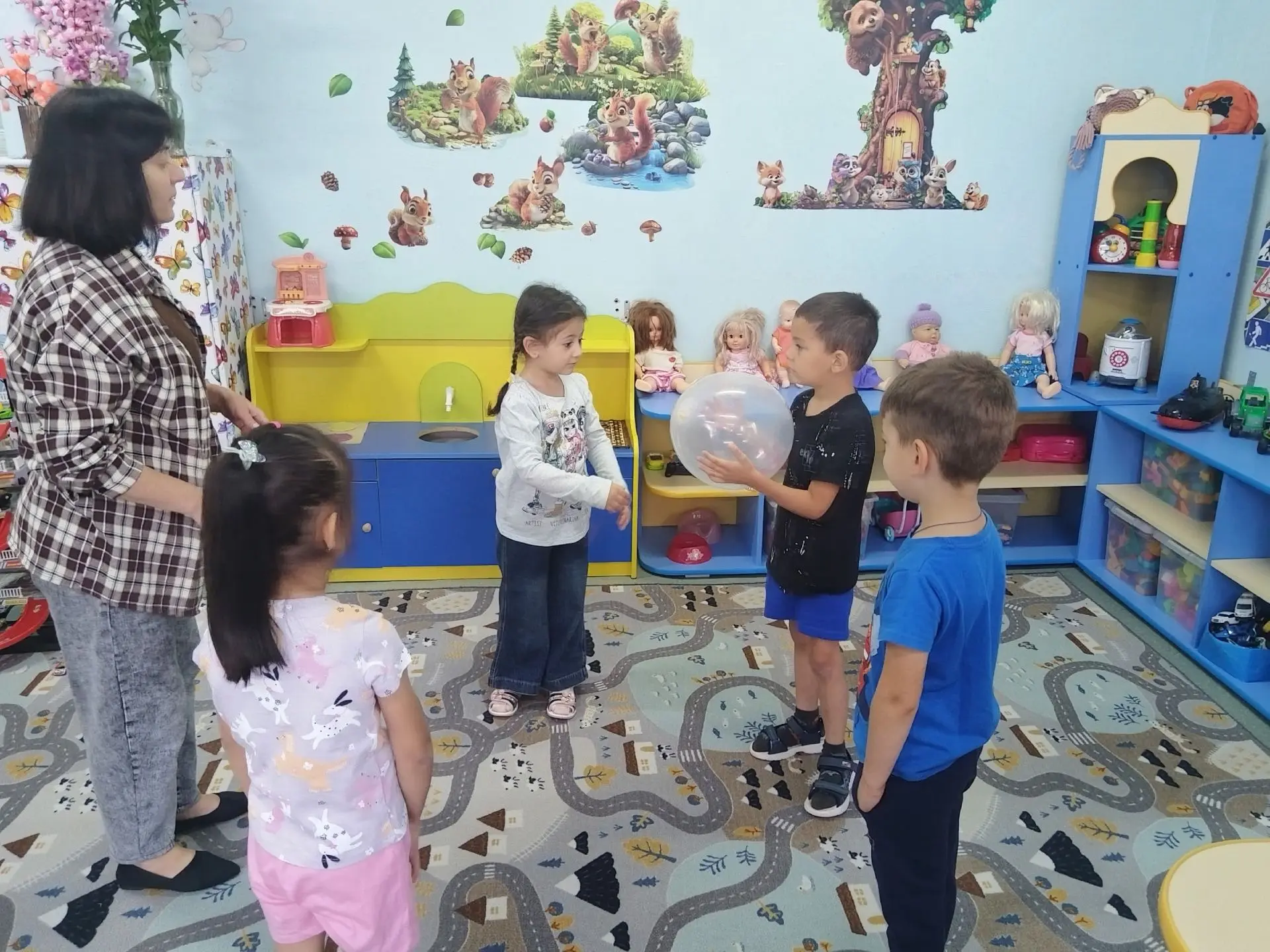 Утренний круг в старшей группе в рамках проекта «Добрые игры» — это не просто ритуал, а...