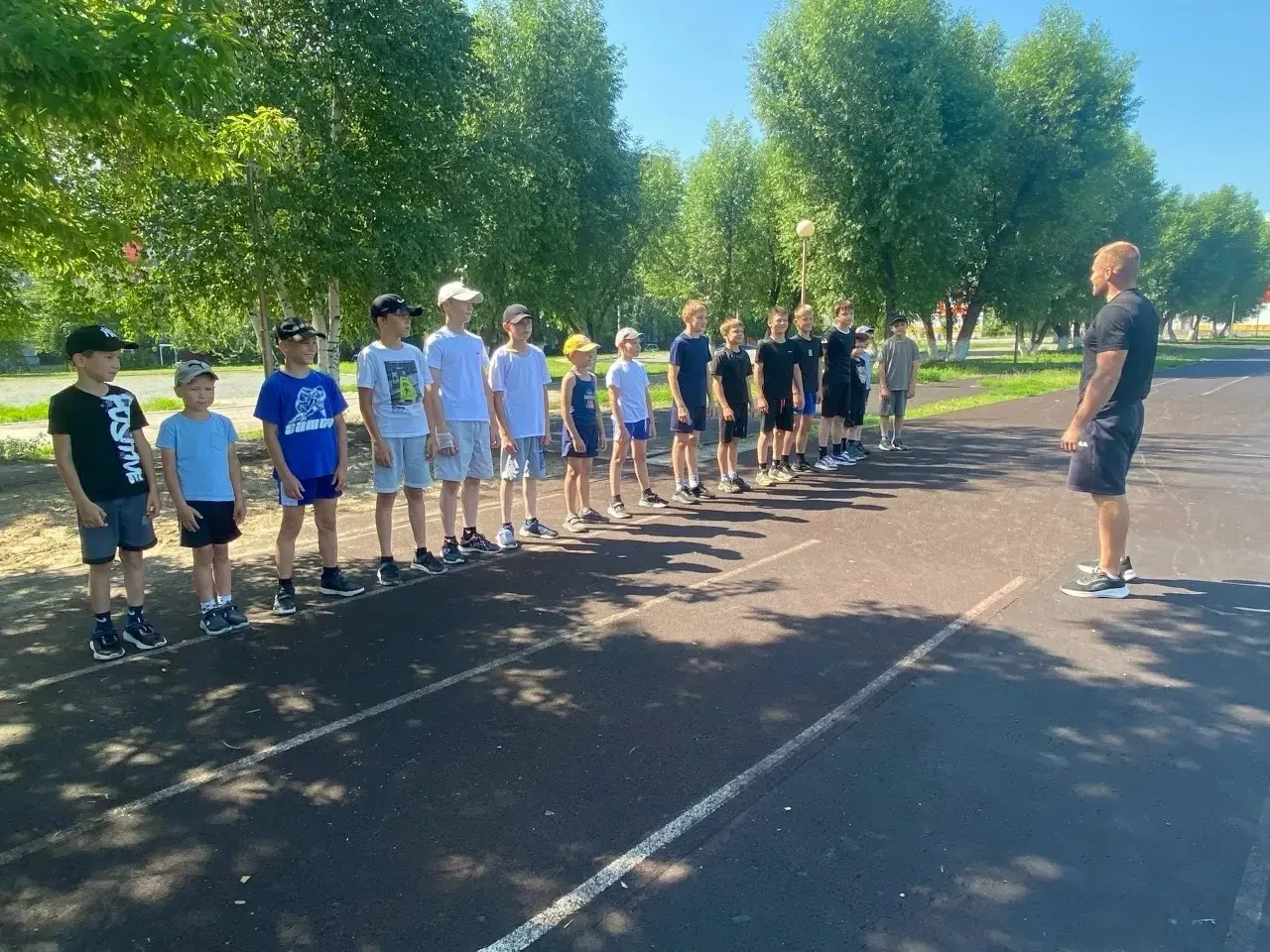 #СпортЛетоКурган2026 

🔥👟 Беговое вдохновение

Свежий воздух, движение и ценные советы от тренера 