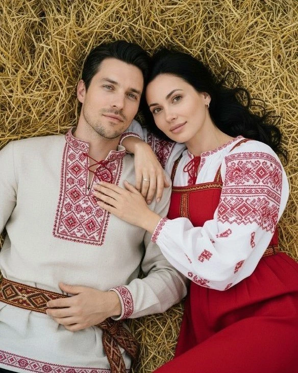 Деревенская атмосфера🌻

⚠️Важно: для этого промта нужно одно фото, где сразу два лица. Если совмест