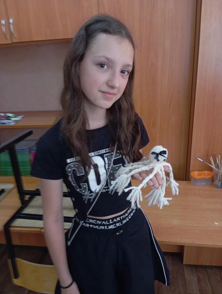 Восьмой день в «Ребячьей планете»

День прошёл душевно и с пользой.

Сначала ребята проявили терпени