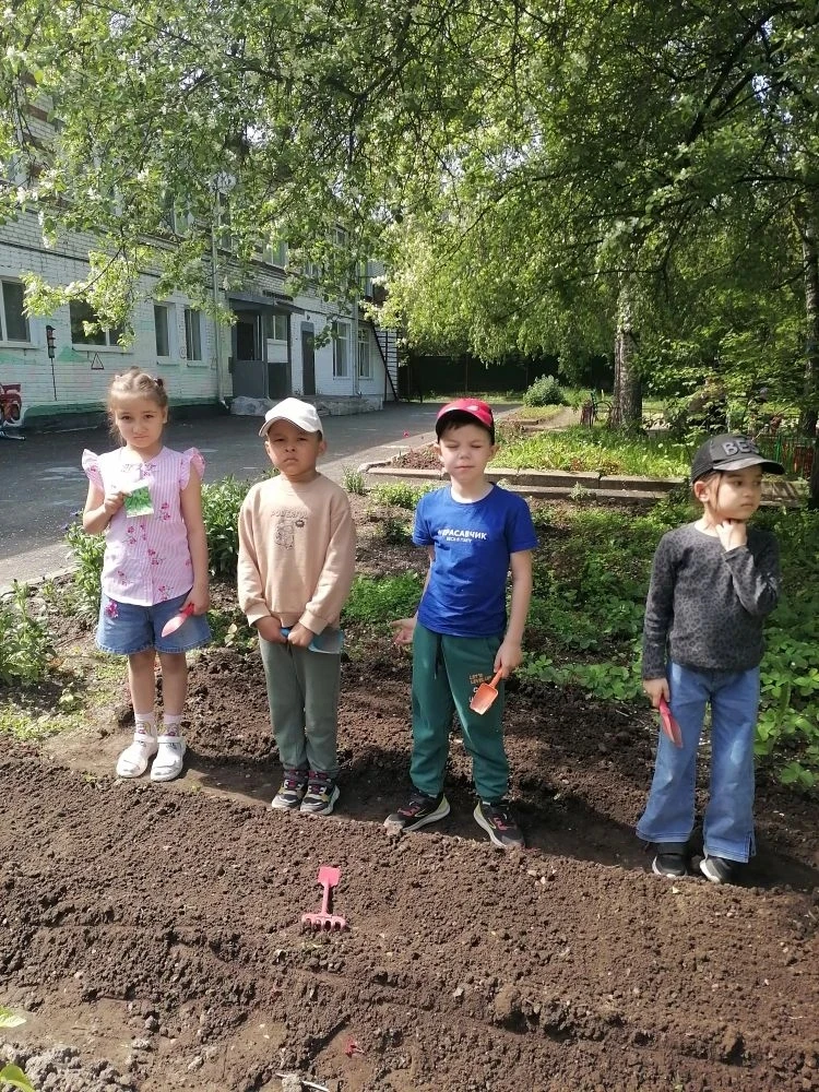 «Юные агрономы» из группы «Кораблик»: как мы готовимся к лету! 🌱

Лето — это не только игры на свеж